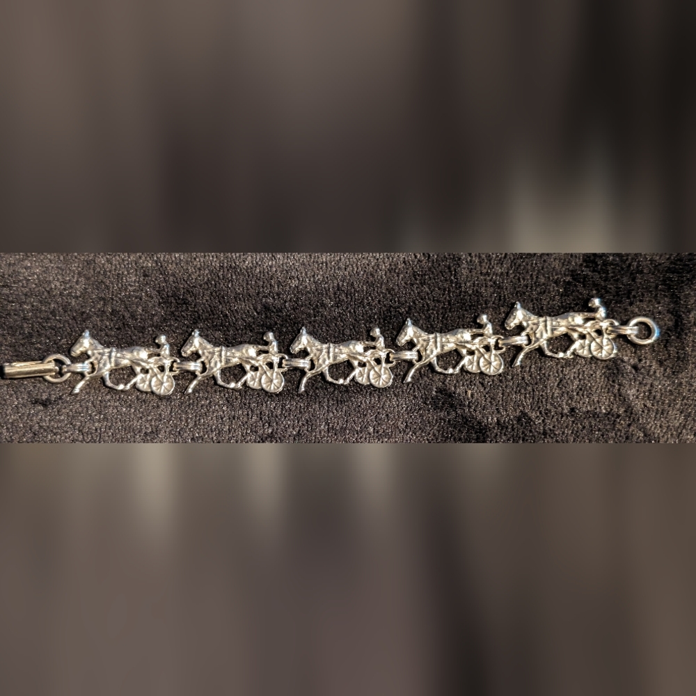 Harness Racing Sulky Trotter Bracelet - Silver tone - Picture 4 of 4